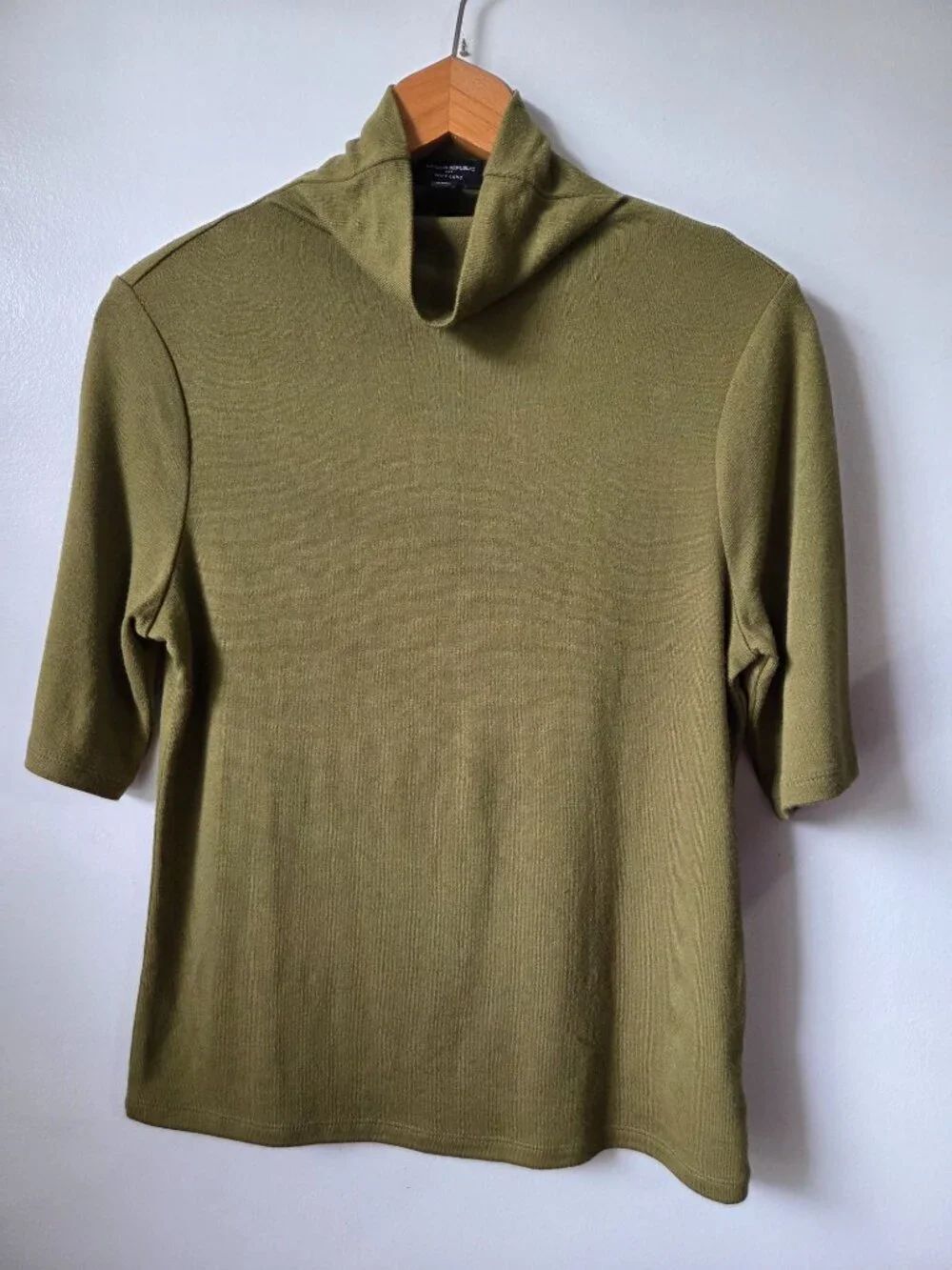 EUC BANANA REPUBLIC SOFT LUXE OLIVE GREEN MOCK NECK HALF SLEEVES TOP SIZE M